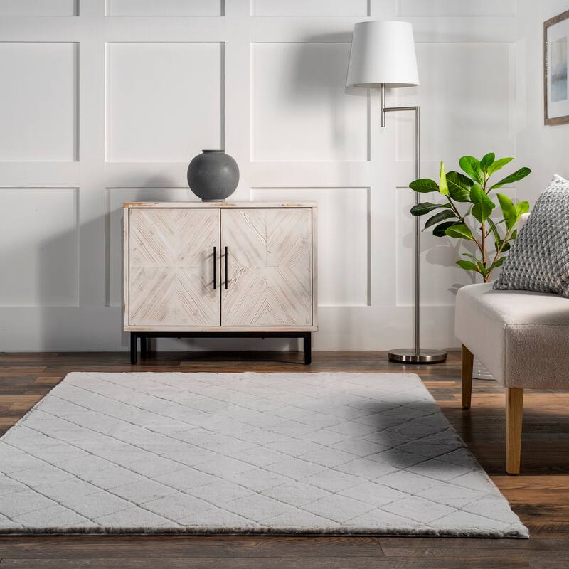 Nuloom Amy SuperiorWash Casual Faux Rabbit Machine Washable Area Rug
