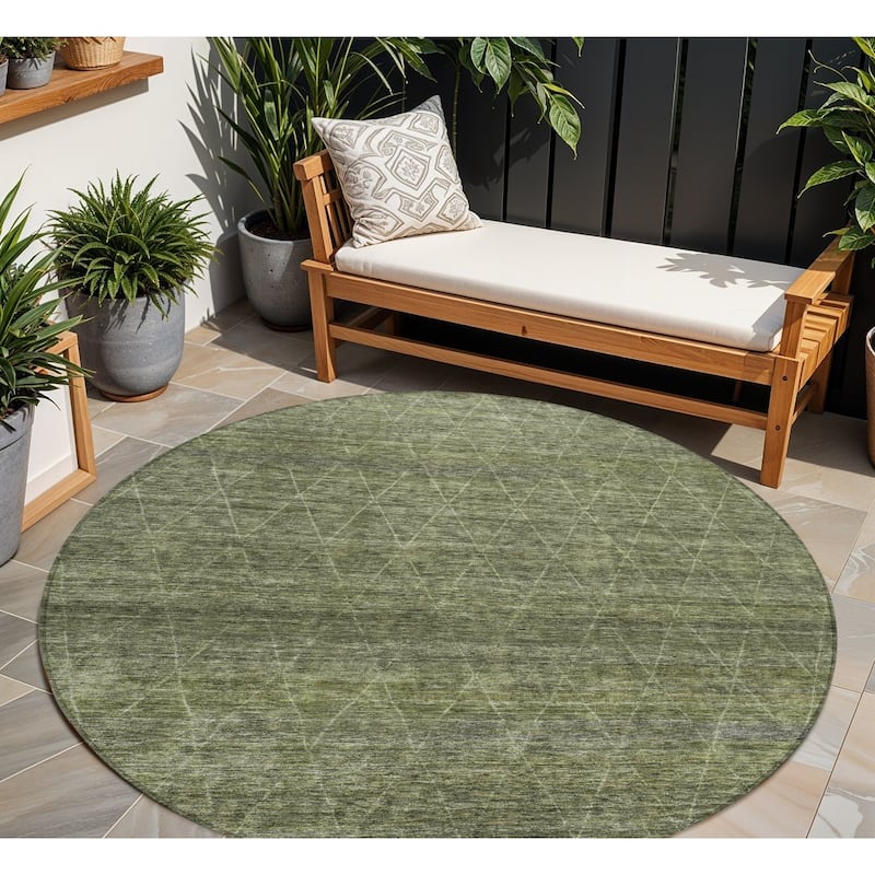 HomeRoots Geometric Transitional Rectangle Outdoor Rug - 8' Round
