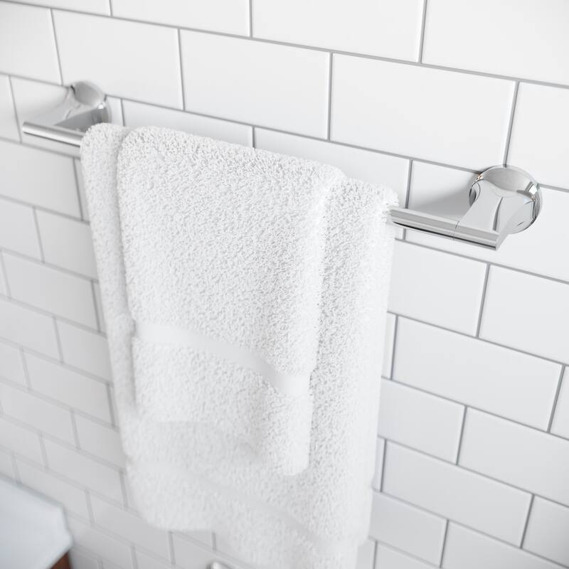 Pfister BTB-PFM1 Pfirst Modern 18" Towel Bar