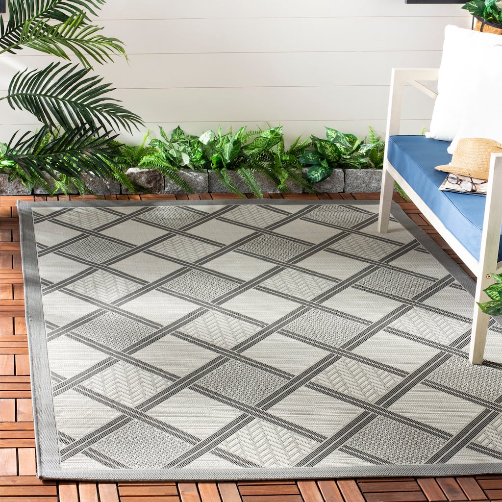SAFAVIEH Courtyard Darlyne Indoor/ Outdoor Waterproof Patio Backyard Rug