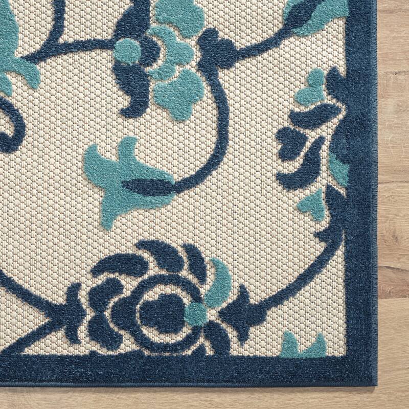 Sevita Floral Damask High-Low Indoor/Outdoor Area Rug