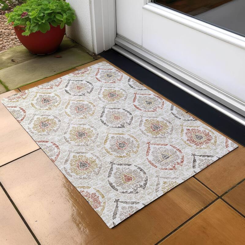 Machine Washable Indoor/ Outdoor Chantille Traditional Damask Rug - Ivory - 1'8" x 2'6"
