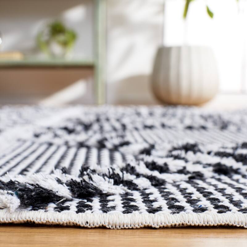SAFAVIEH Augustine Saori Rustic Trellis Fringe Rug