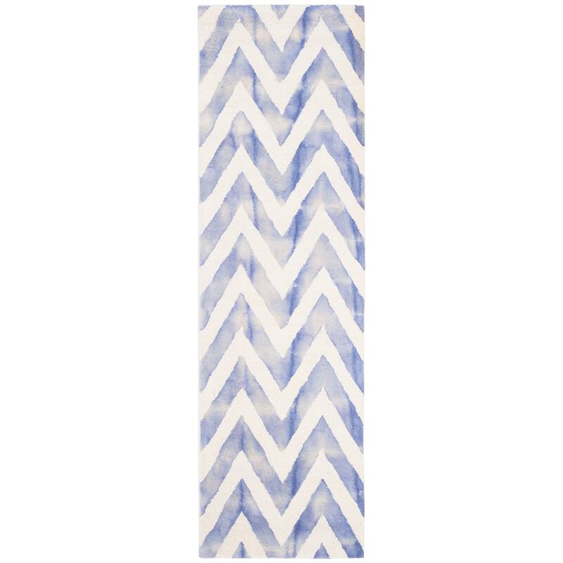 SAFAVIEH Dip Dye Erkhild Hand-tufted Wool Chevron Area Rug