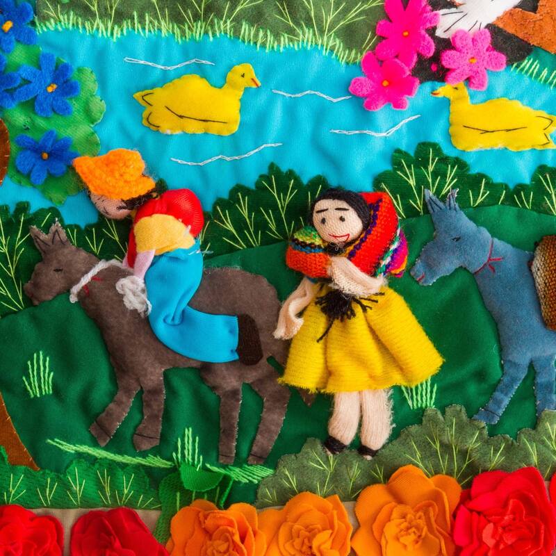 Handmade Rose Ranch Cotton wall hanging (Peru) - 28 x 23 x 4