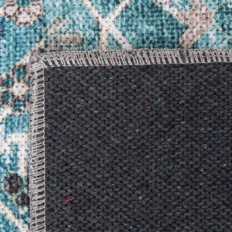 Traditional Tira Collection Area Rug