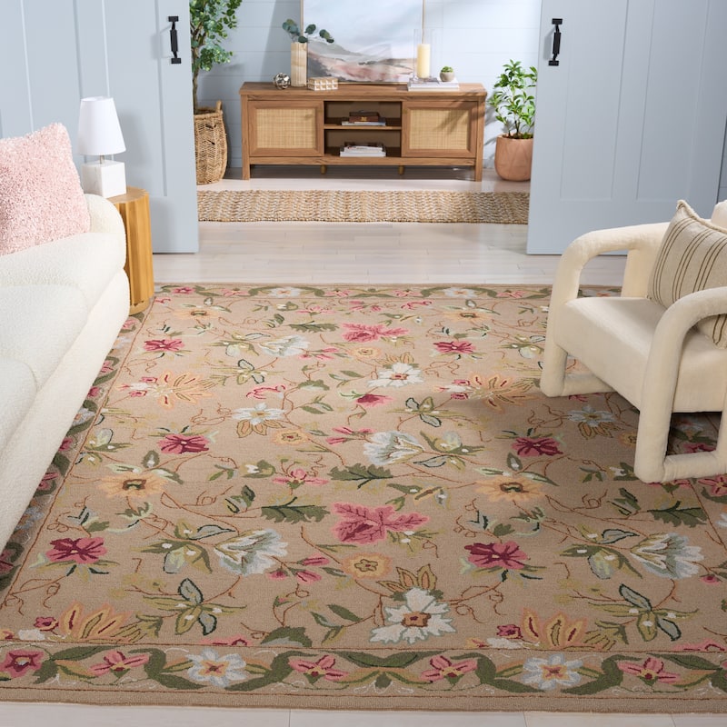SAFAVIEH Handmade Chelsea Yauhenia French Country Floral Wool Rug