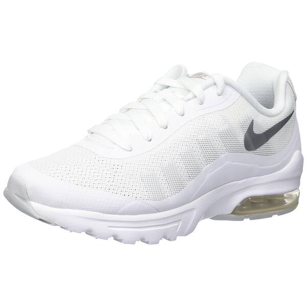 Shop Nike Women S Air Max Invigor White Metallic Silver Running Shoe Overstock 17829177