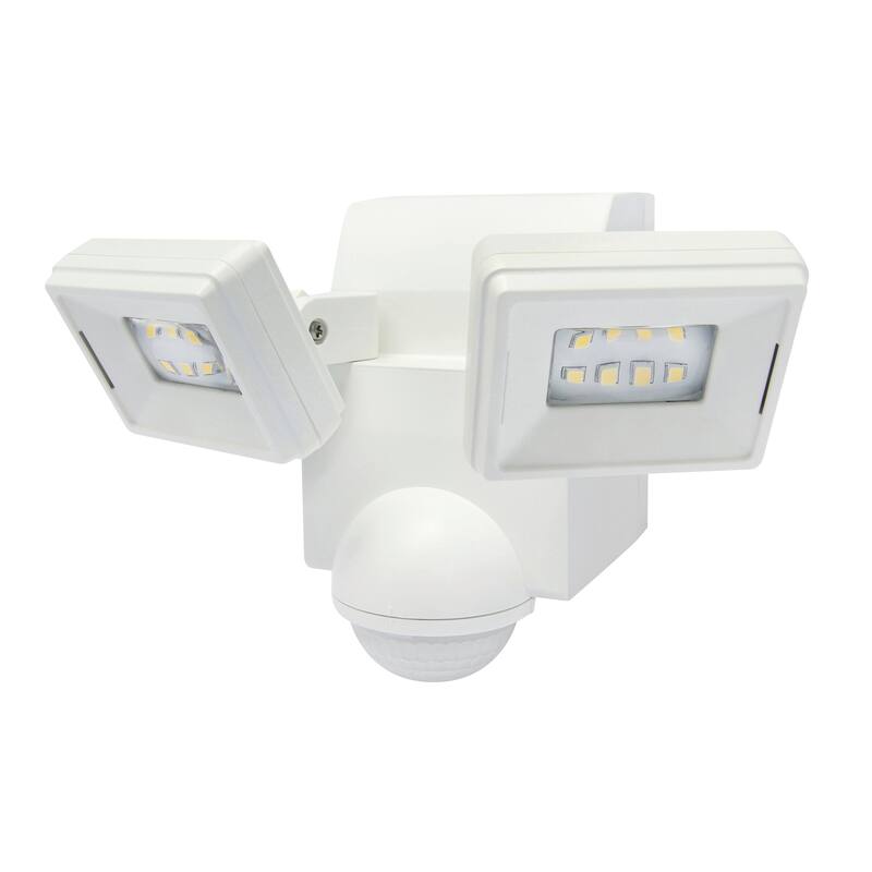 IQ America 700 Lumen Battery Operated LED Motion Security Flood Light w L-Bracket Mount