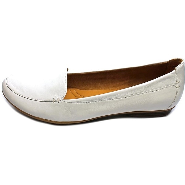 saban naturalizer shoes