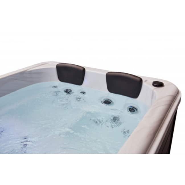 Luxury Spas Riley 3-Person Spa