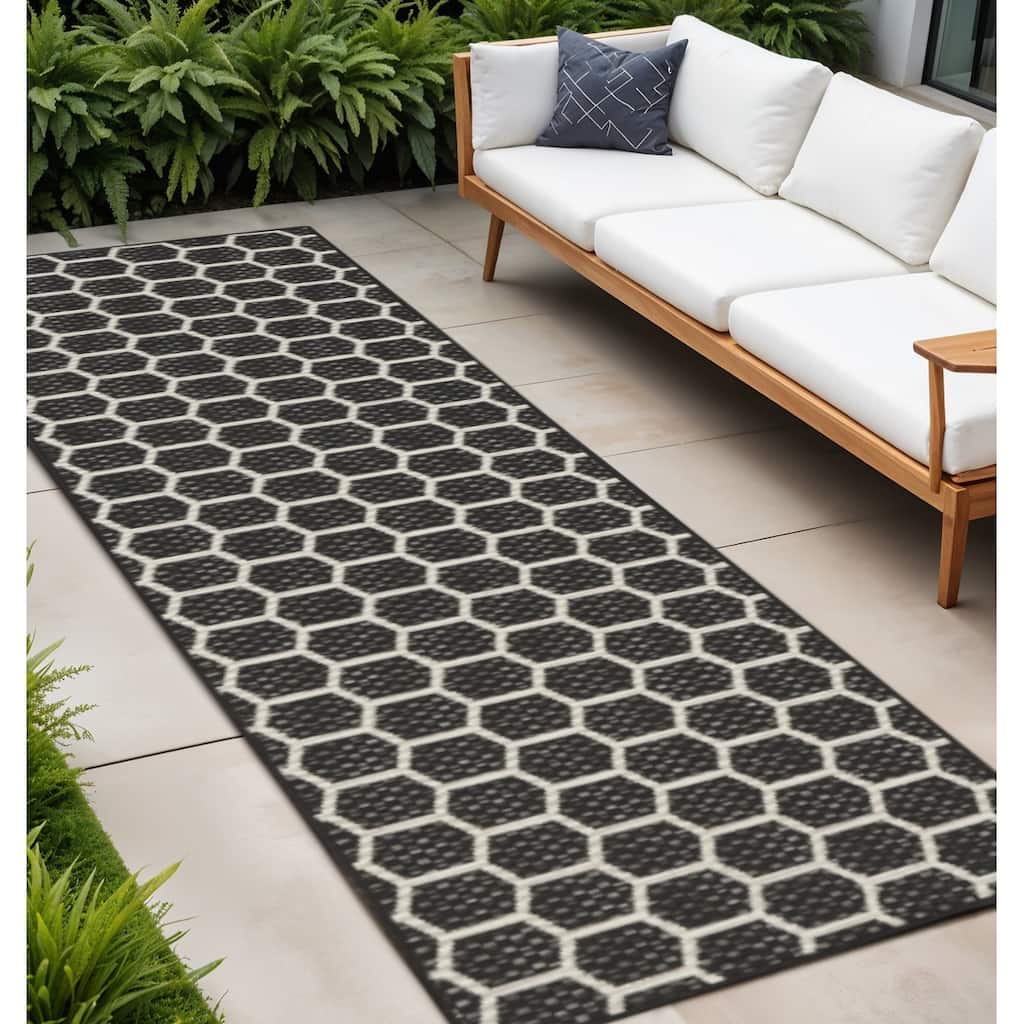 HomeRoots Geometric Modern Runner Outdoor Rug - 10' Runner