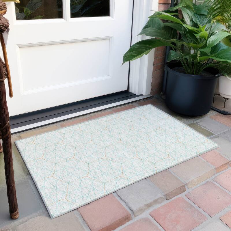Machine Washable Indoor/ Outdoor Mosaic Geo Chantille Rug