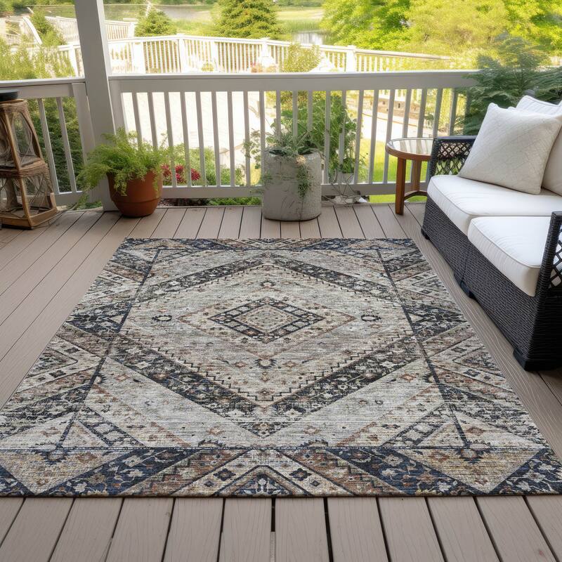Machine Washable Indoor/Outdoor Traditional Ali Chantille Rug - Black - 8' x 10'