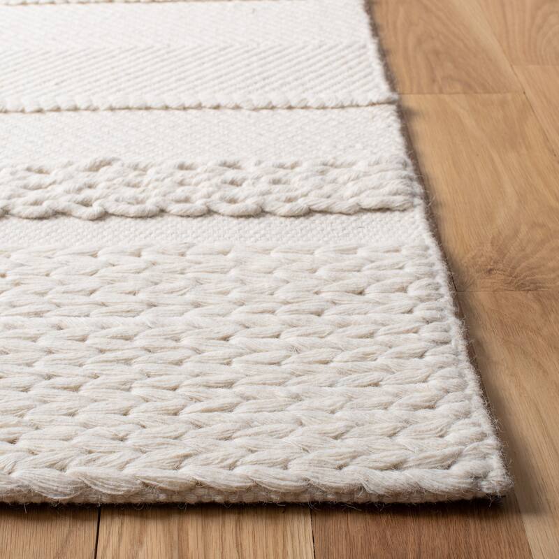 SAFAVIEH Handmade Natura Bengta Wool Rug