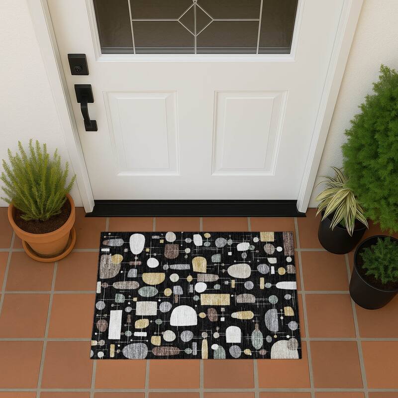Machine Washable Indoor/ Outdoor Contemporary Fun Chantille Rug - Black - 1'8" x 2'6"