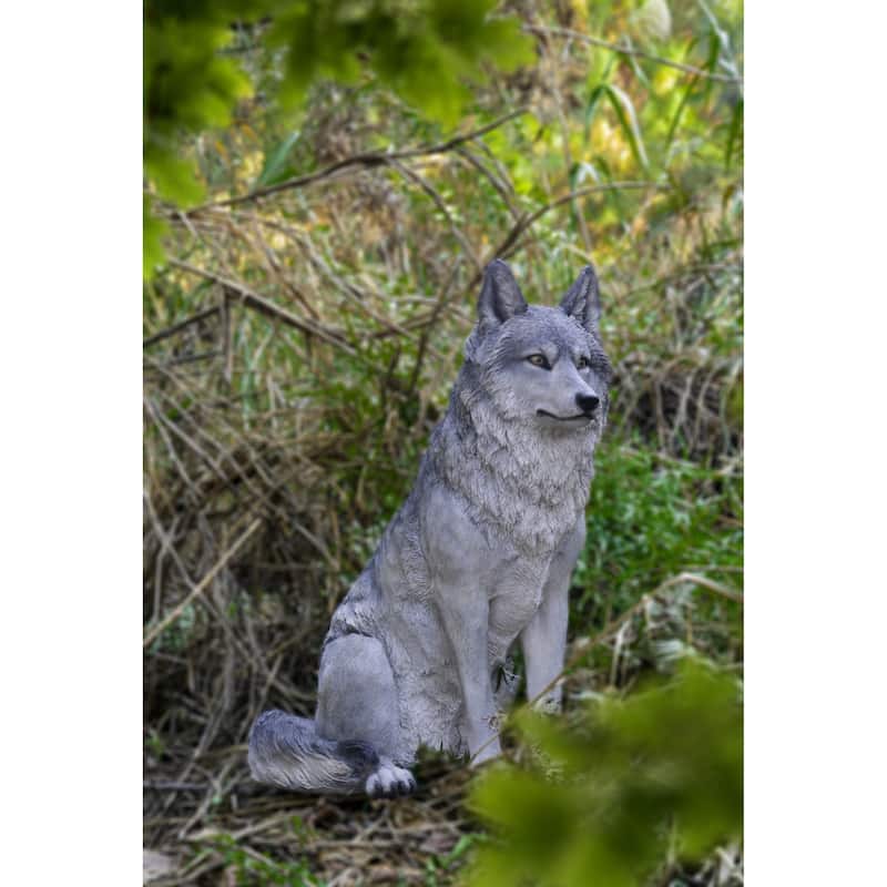 Sitting Gray Wolf Statue
