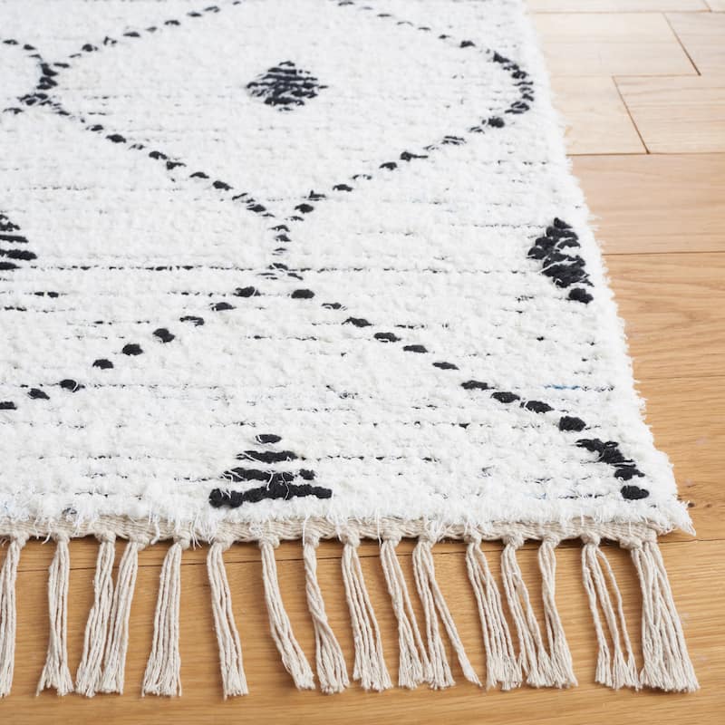 SAFAVIEH Handmade Casablanca Kjellaug Boho Cotton Fringe Rug
