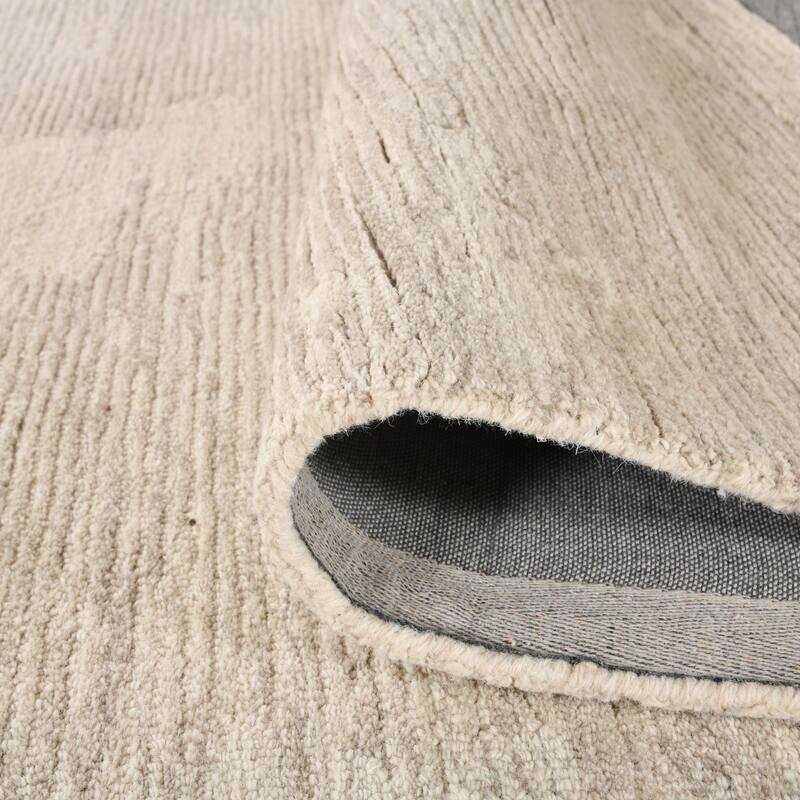 Mohave Ivory and Beige Abstract Hand-Hooked Area Rug 2' x 3'