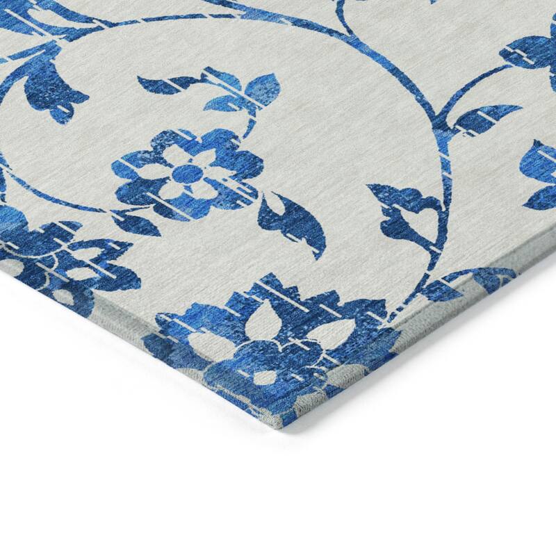 HomeRoots Floral Transitional Rectangle Outdoor Rug