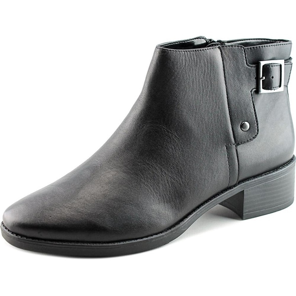 black round toe boots