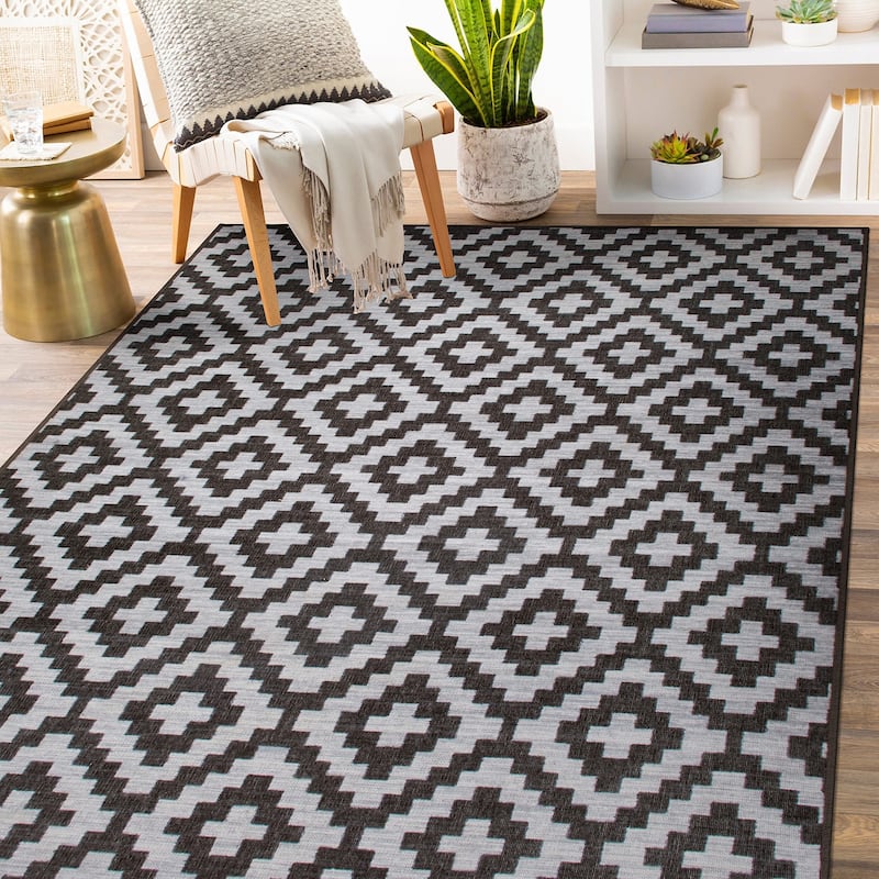 Contemporary Geometric Trellis Indoor/Outdoor Area Rug