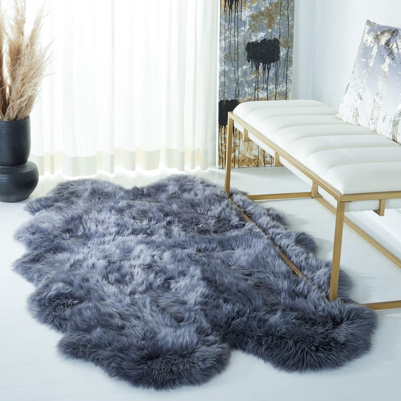 SAFAVIEH Handmade Natural Sheepskin Leanca 3.4-inch Thick Rug - 1'4" x 2'4" - Grey - Rectangle