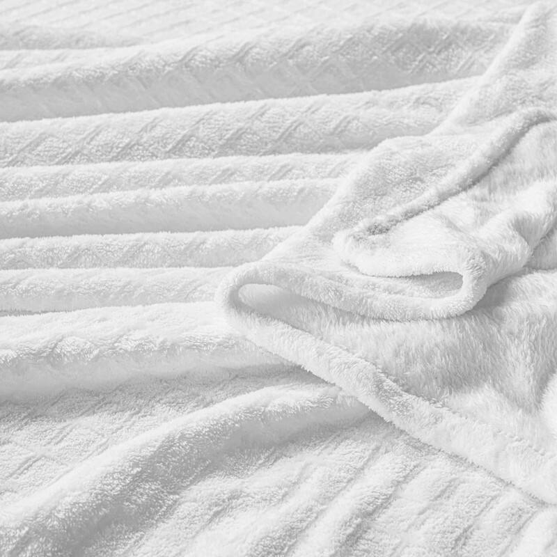 Superior Alaska Quilted Diamond Plush Fleece Blanket For Couch or Bed