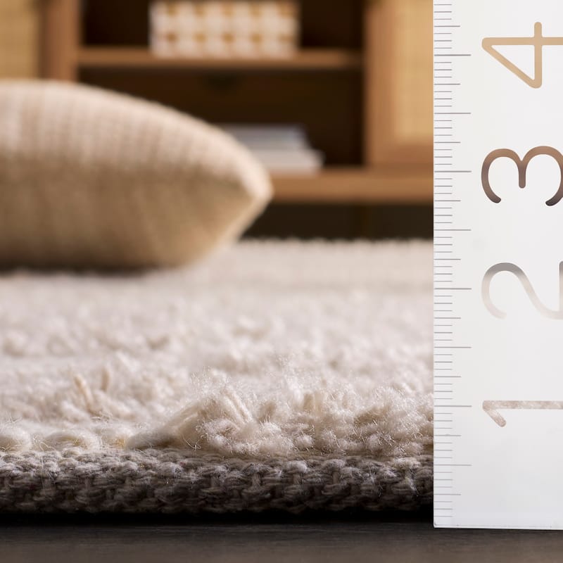SAFAVIEH Handmade Natura Morane Wool Rug