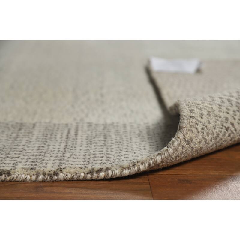 Hand Knotted Oriental 100% Wool Carpet Tribal Tribal Beige & Ivories Gabbeh Area Rug - 7' 9'' X 5' 6''