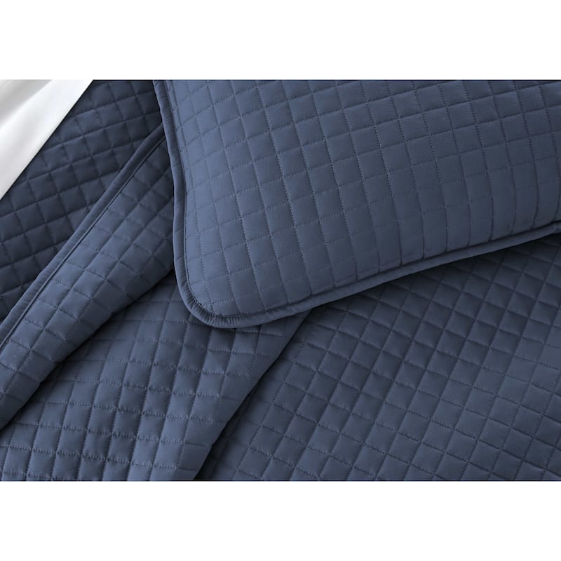 Oversized Solid 3-piece Quilt Set by Southshore Fine Linens