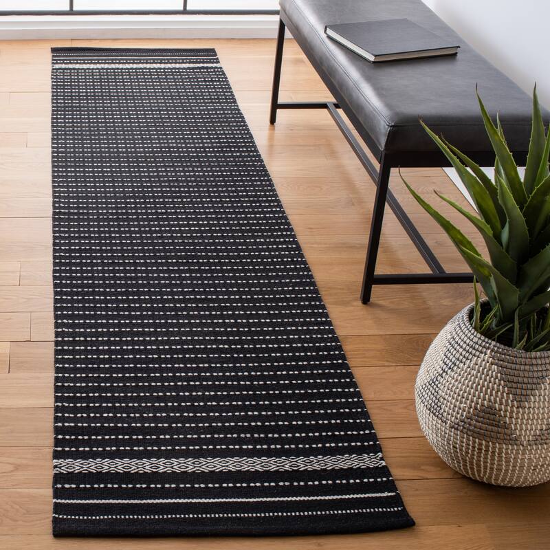 SAFAVIEH Hand-Woven Kilim Tamala Flatweave Cotton Rug - 2'3" x 9' Runner - Black/Ivory