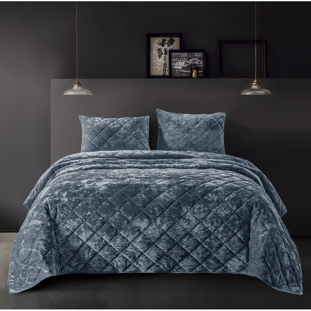Chyna 3 Piece Comforter Set Luxurious Velvet Bedding Burgundy Queen, Queen  - Baker's