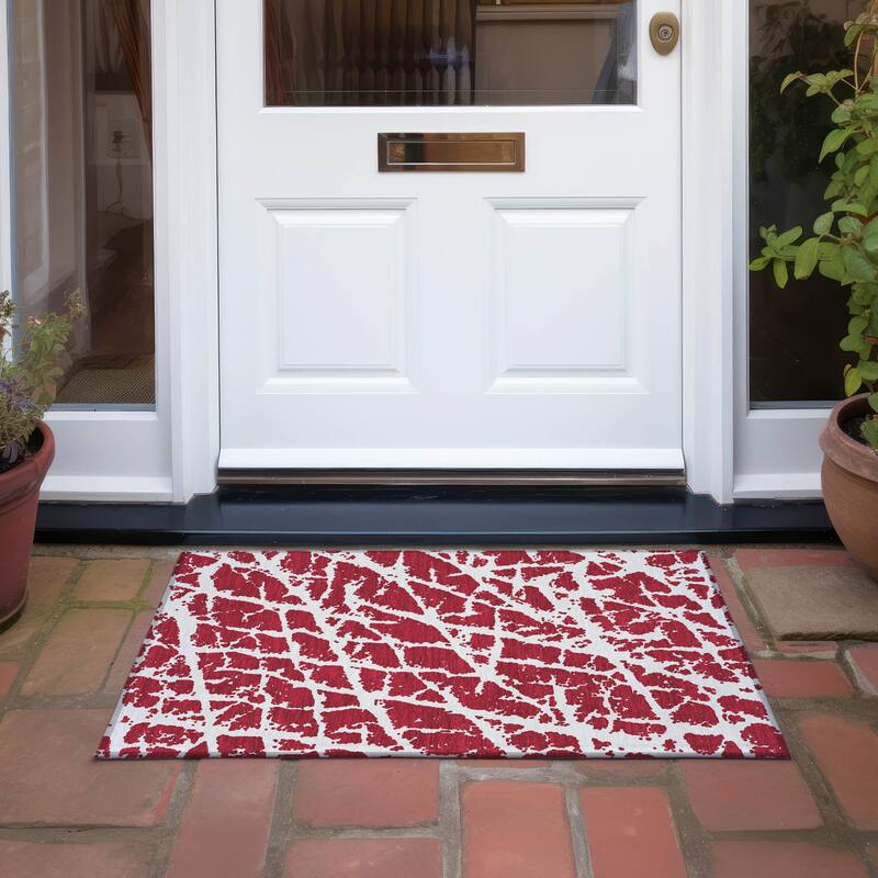 Machine Washable Indoor/ Outdoor Transitional Red Crackle Chantille Rug - Red - 1'8" x 2'6"