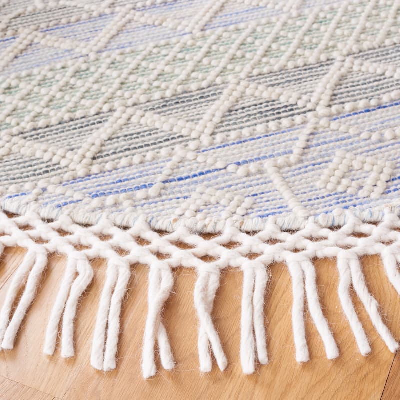 SAFAVIEH Handmade Natura Tobea Fringe Wool Rug