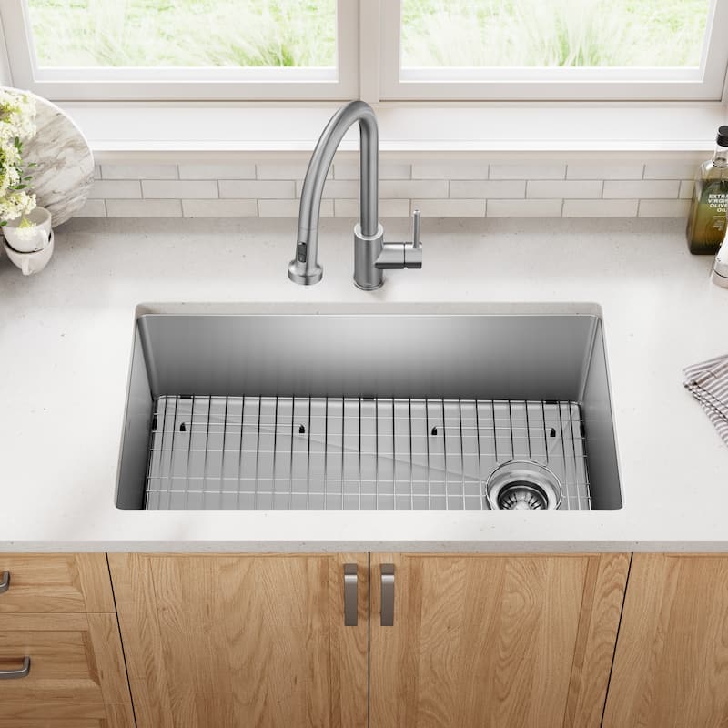 KRAUS Fairlane Undermount 18 Gauge Stainless Steel Kitchen Sink