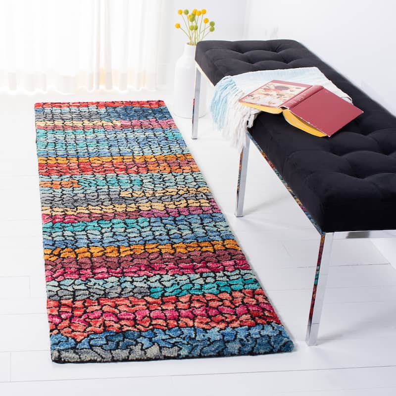 SAFAVIEH Handmade Aspen Christy Bohemian Wool Rug - 2'3" x 7' Runner - Navy/Red