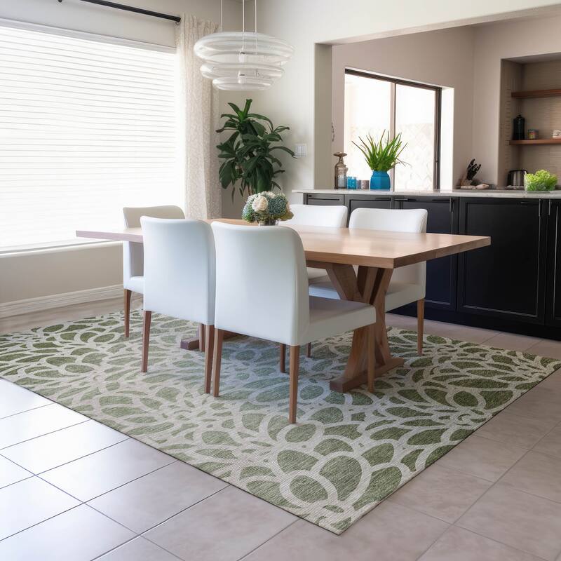 Machine Washable Indoor/ Outdoor Floral Craze Chantille Rug