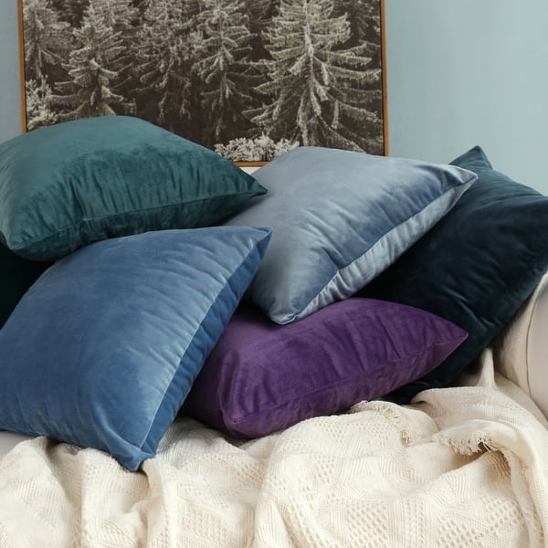 https://ak1.ostkcdn.com/images/products/is/images/direct/6dabf7d82d3ebc374310d53f82af0194d2ddde0a/Soft-Velvet-Soild-Decorative-Grey-Throw-Pillow-Covers%2C-Pack-of-2.jpg?impolicy=medium
