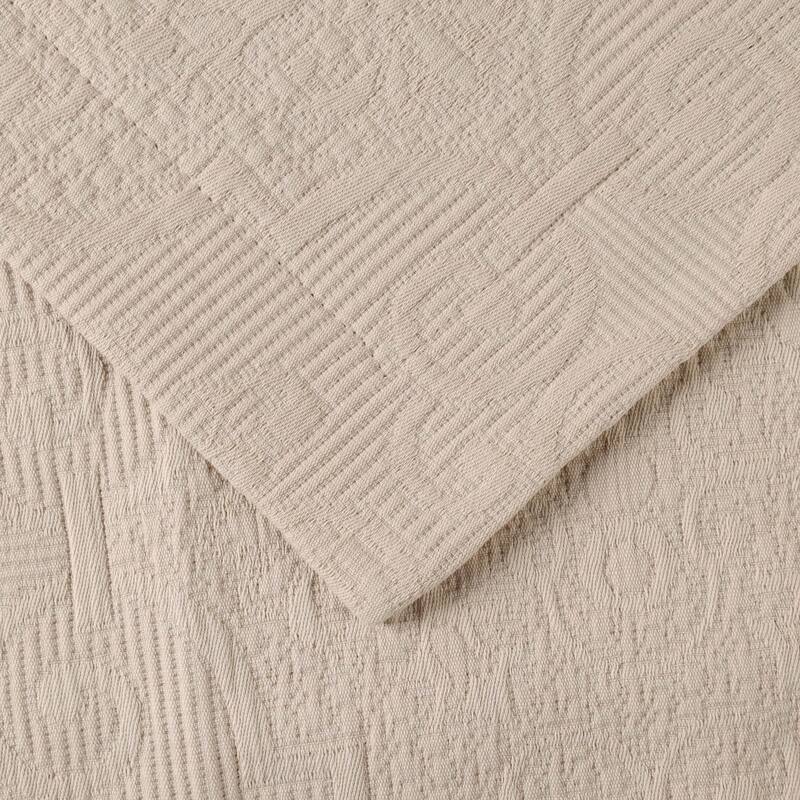 Superior Florin Jacquard Scrolling Medallion Cotton Bedspread Set