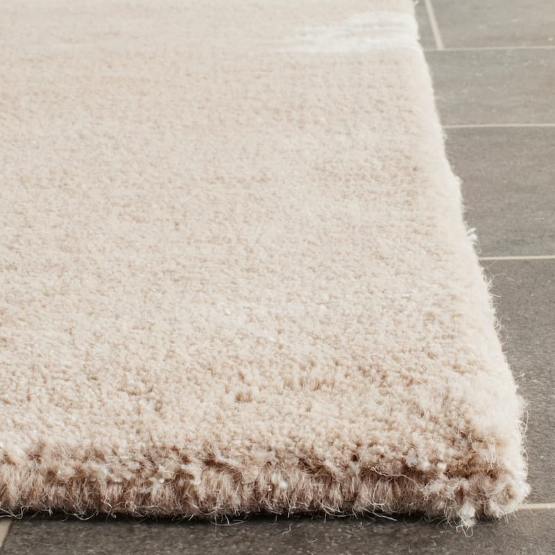 SAFAVIEH Handmade Bella Enriketa Modern Floral Wool Rug