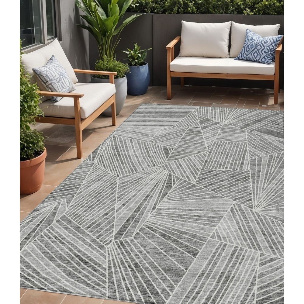 HomeRoots Geometric Transitional Rectangle Outdoor Rug