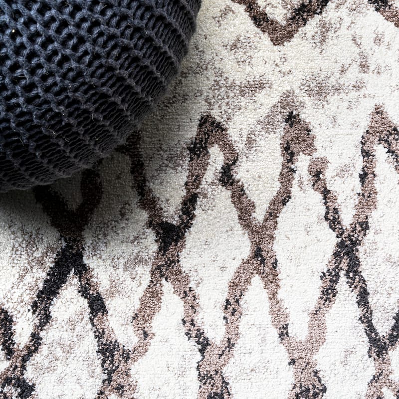 JONATHAN Y Amanar Moroccan Diamond Area Rug