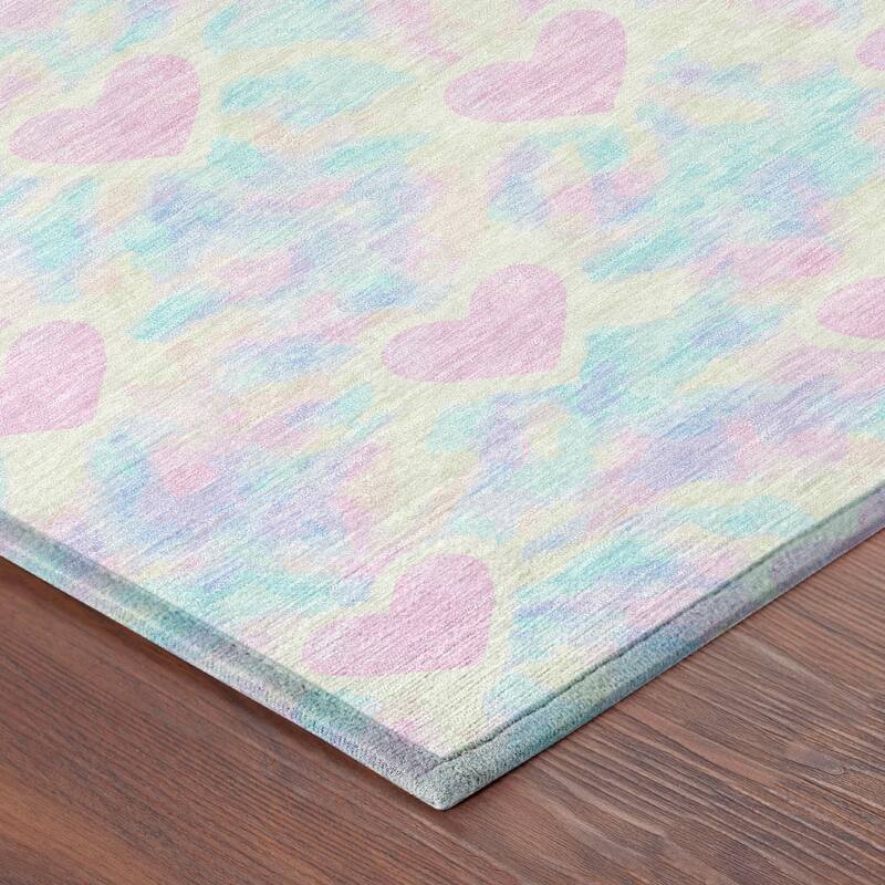 Machine Washable Indoor/ Outdoor Modern Hearts Chantille Rug