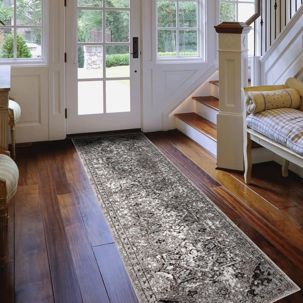 Aurelia Aru Gray Medallion Area Rug