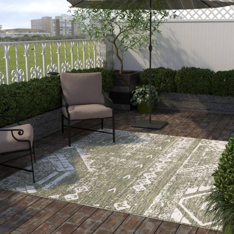 Outdoor Ogooplario Collection Area Rug
