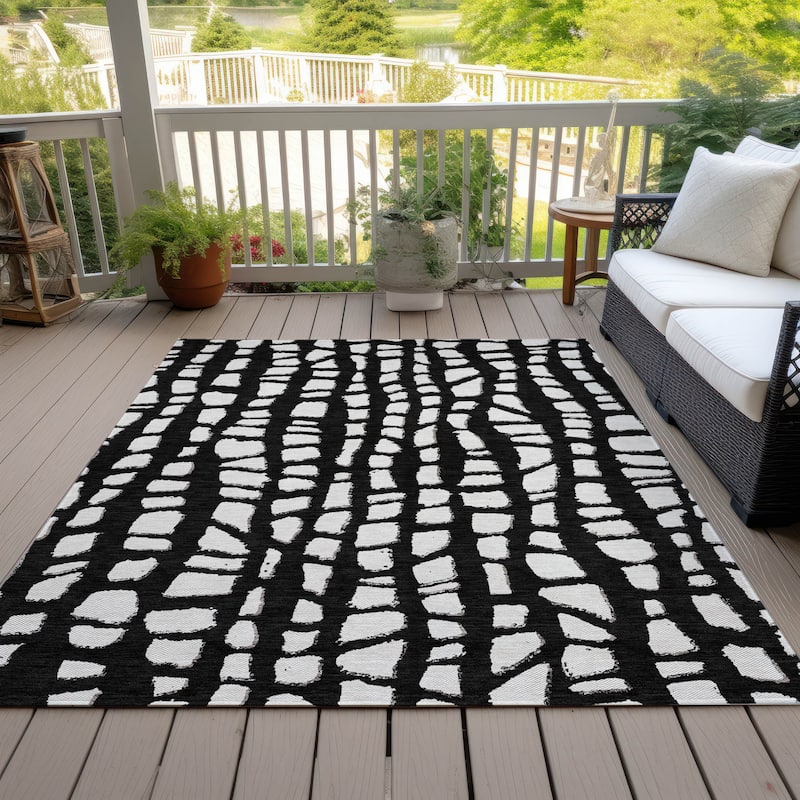 Machine Washable Indoor/ Outdoor Chantille Modern Abstract Rug - Black - 3' x 5'
