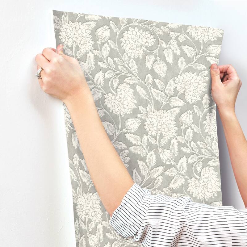 Chesapeake Vadouvan Grey Jacobean Trail Wallpaper