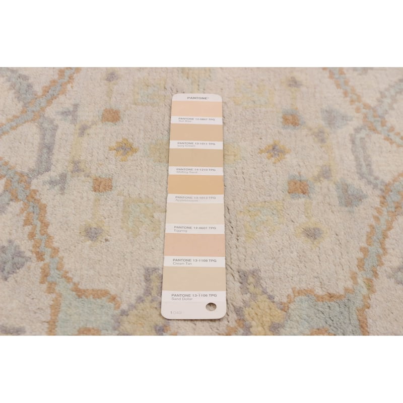 ECARPETGALLERY Hand-knotted Royal Oushak Ivory Wool Rug - 4'9 x 4'9