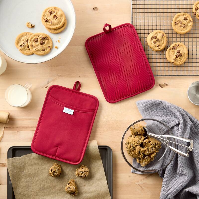 TOWN & COUNTRY BASICS Basketweave Soft Silicone Pot Holder 2-Pack Set, Heat Resistant, Flexible Silicone, Non-Slip Grip